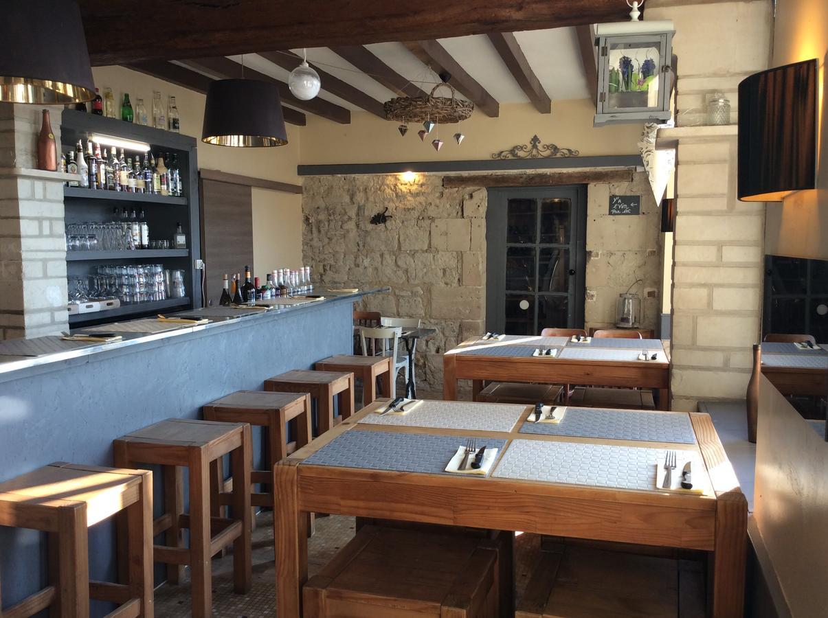 Le Cafe De La Promenade Bed & Breakfast Бургей Екстериор снимка