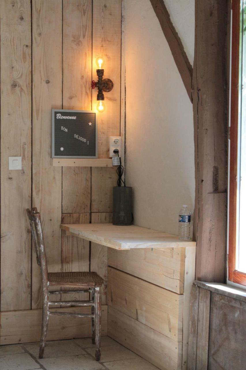 Le Cafe De La Promenade Bed & Breakfast Бургей Екстериор снимка