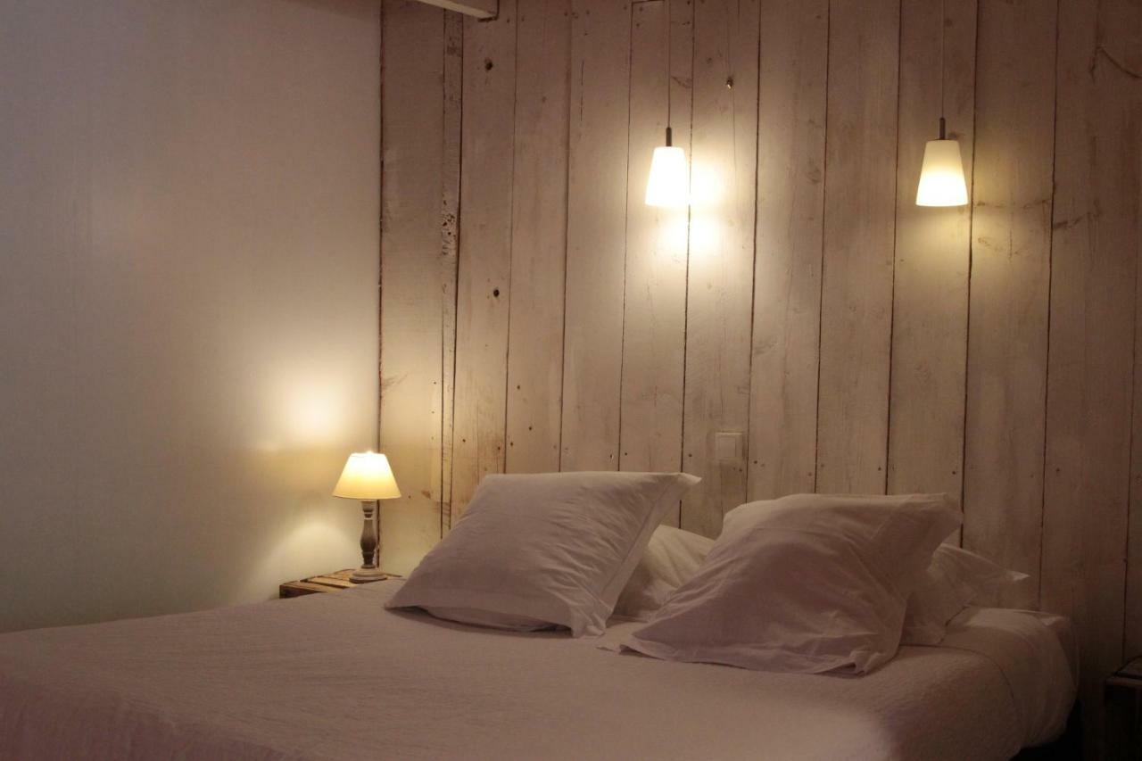 Le Cafe De La Promenade Bed & Breakfast Бургей Екстериор снимка
