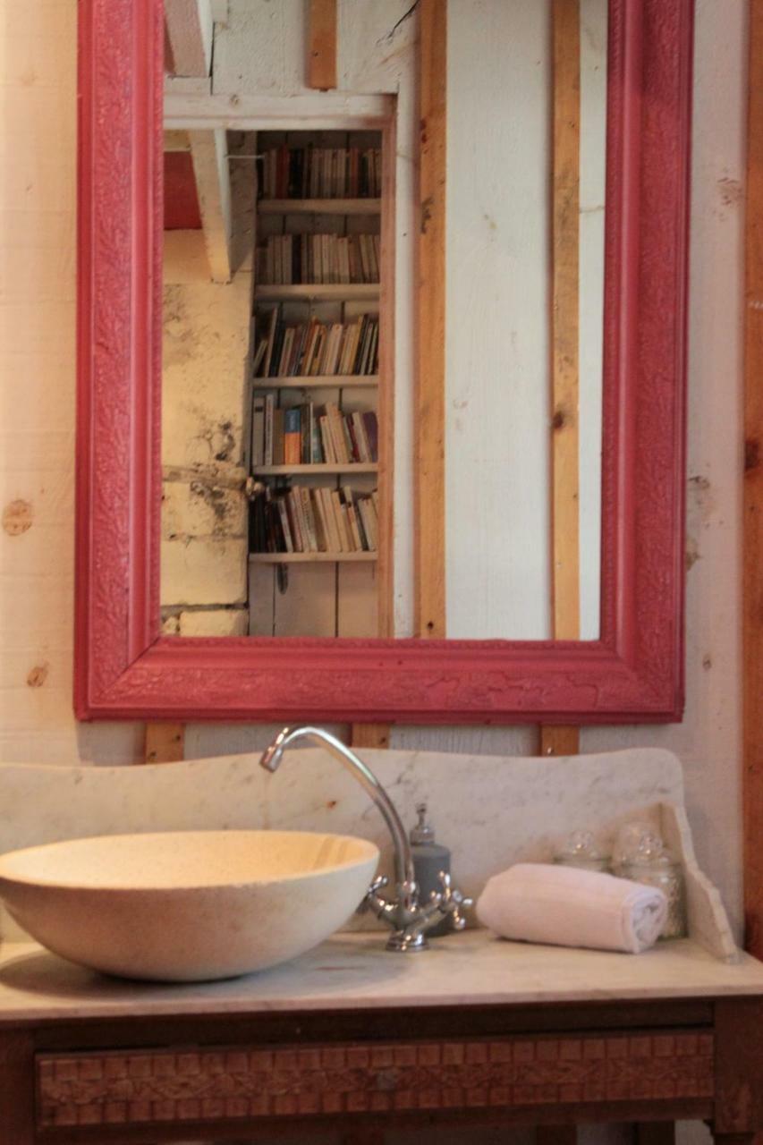 Le Cafe De La Promenade Bed & Breakfast Бургей Екстериор снимка
